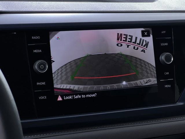 Used 2024 Volkswagen Taos SE image 17