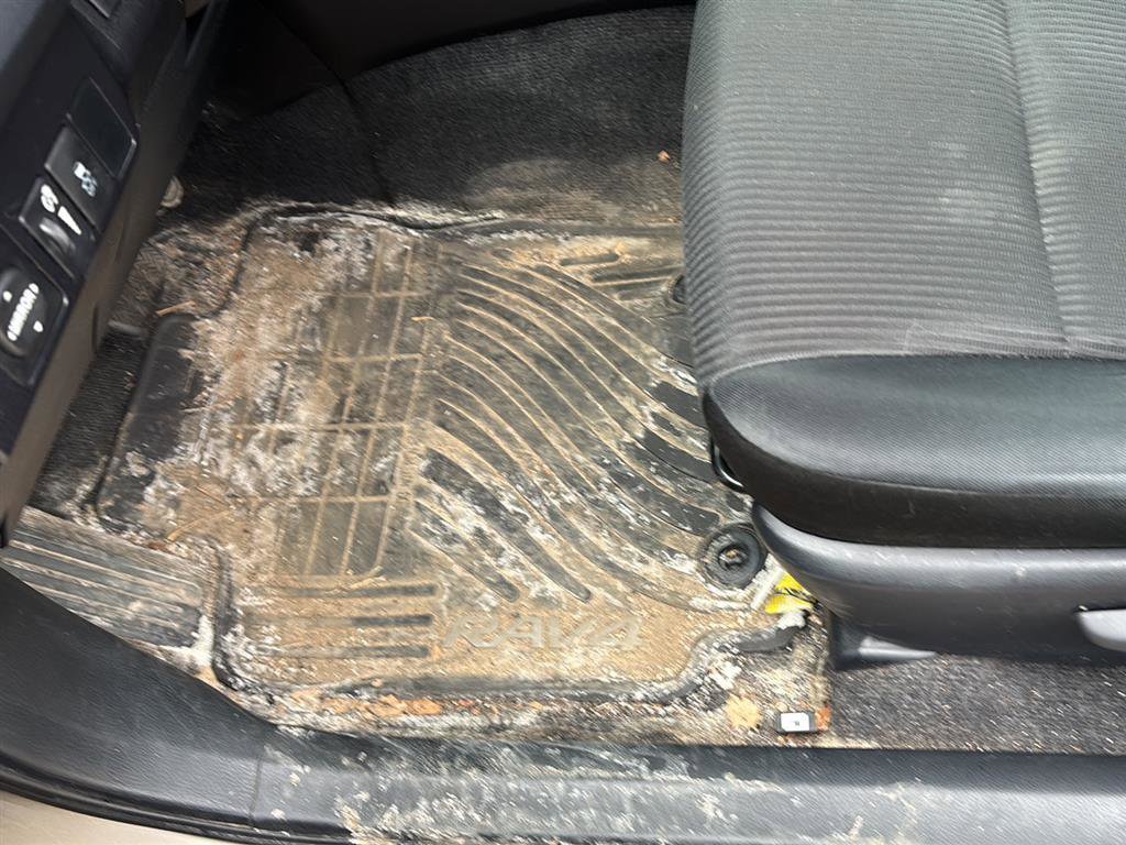 Used 2015 Toyota RAV4 LE image 19