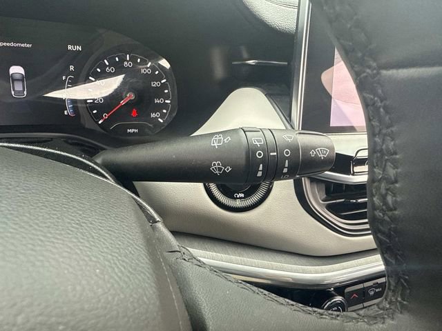 Used 2023 Jeep Compass Limited AWD/4WD image 34
