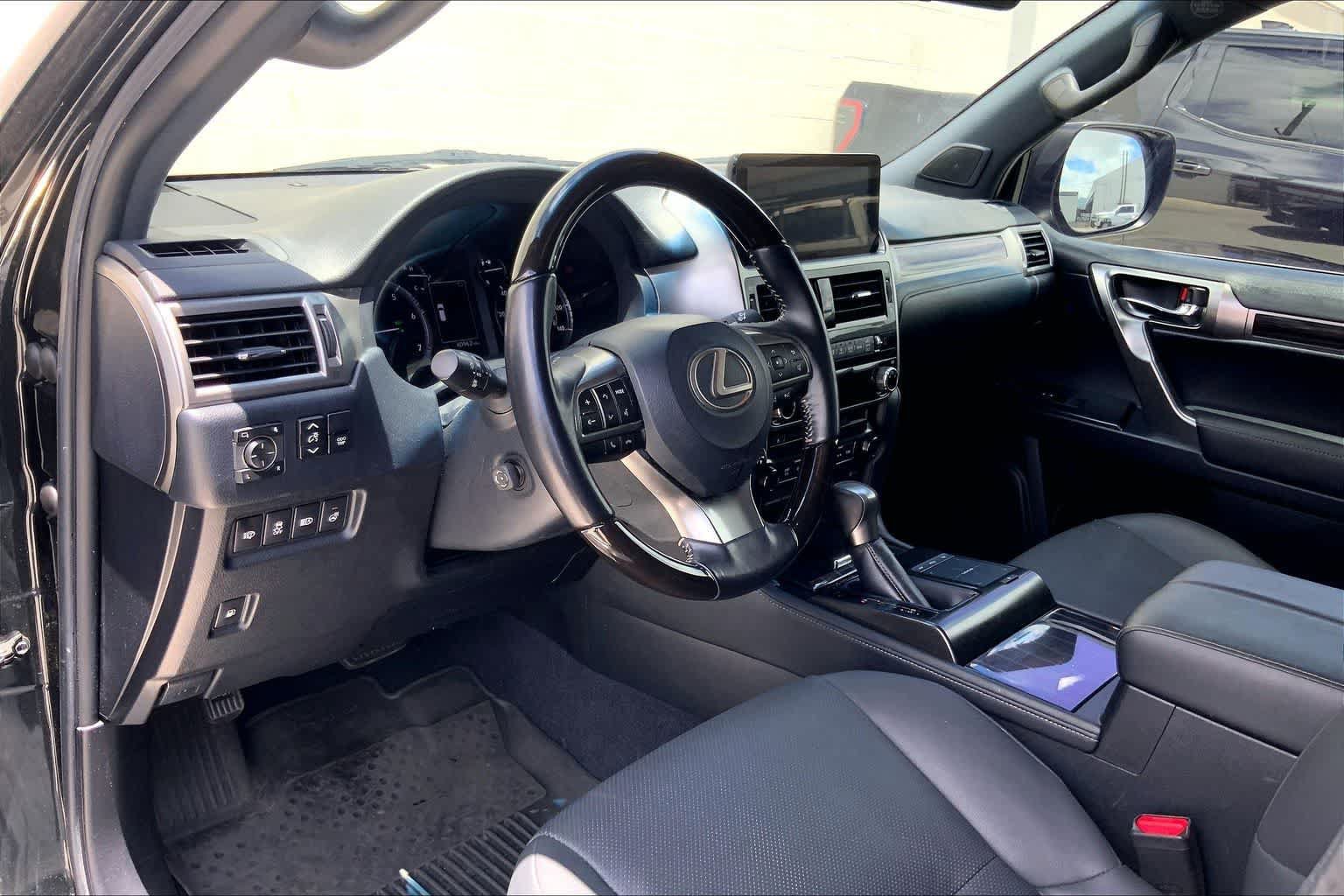 Used 2022 Lexus GX 460 Premium AWD/4WD image 2