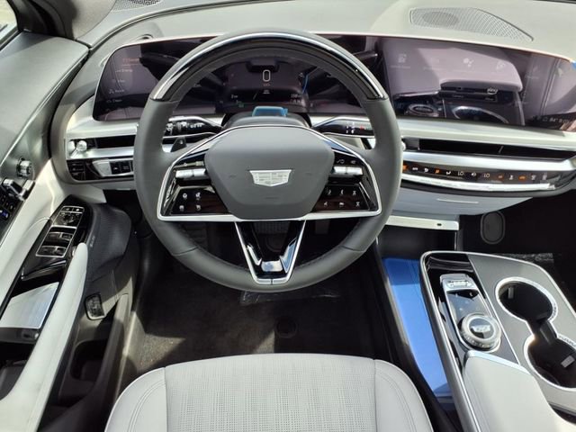 New 2025 Cadillac Lyriq Luxury RWD image 16