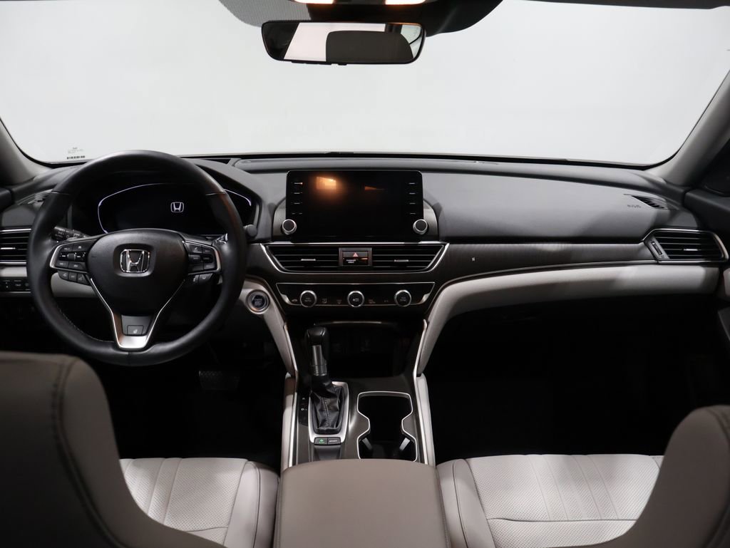 Used 2018 Honda Accord Touring image 17