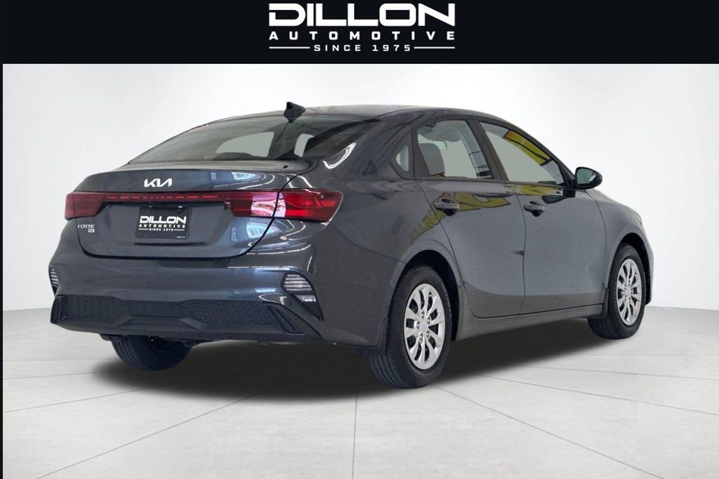 Used 2023 Kia Forte LX FWD image 4
