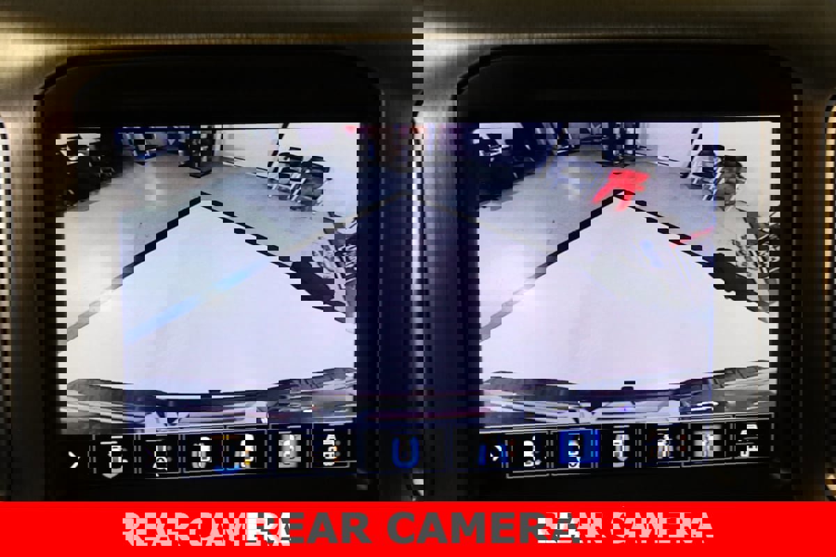 Used 2022 GMC Sierra 3500 Denali w/ Denali Ultimate Package image 28