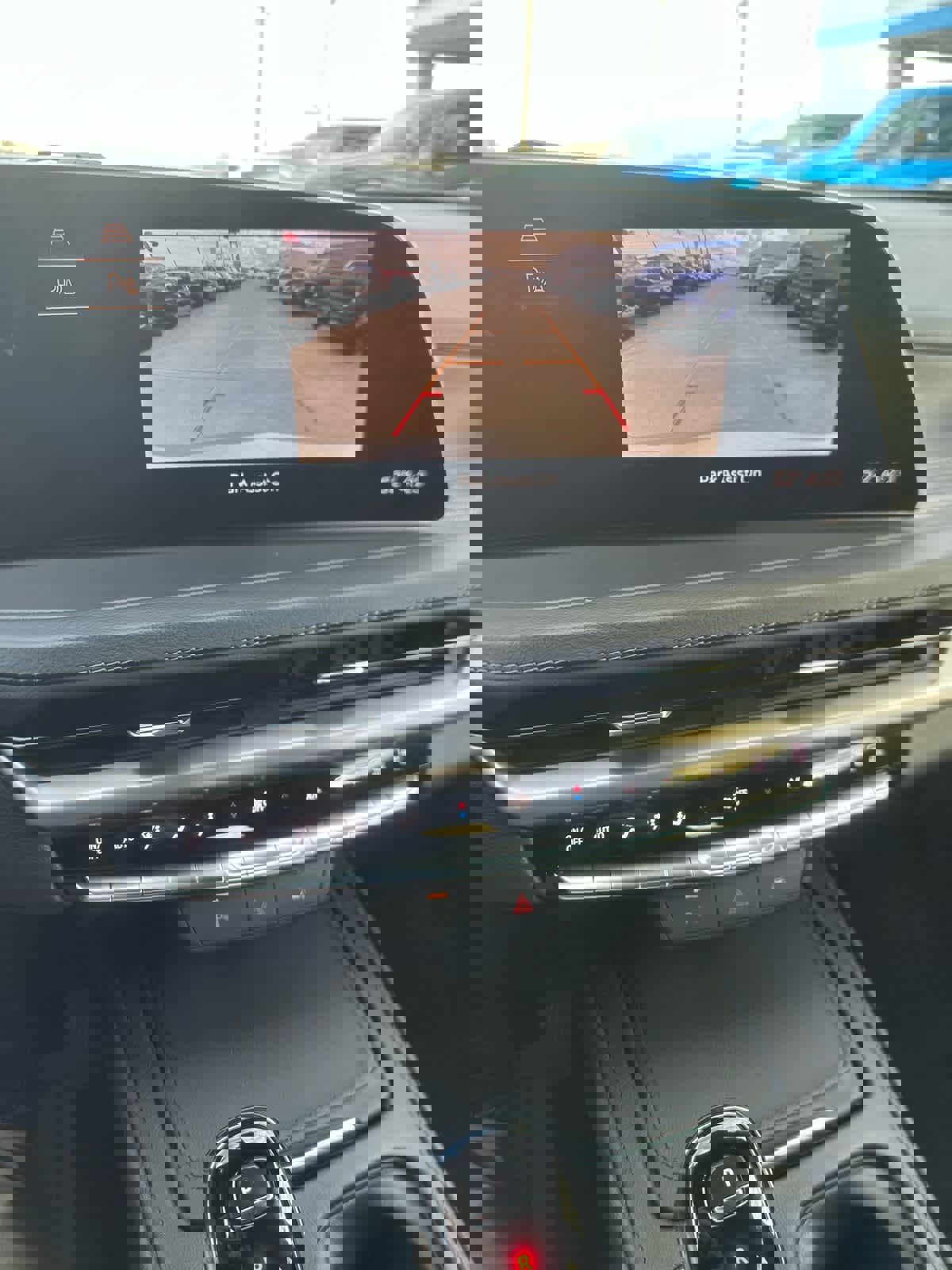 Used 2024 Cadillac XT4 Premium Luxury image 17