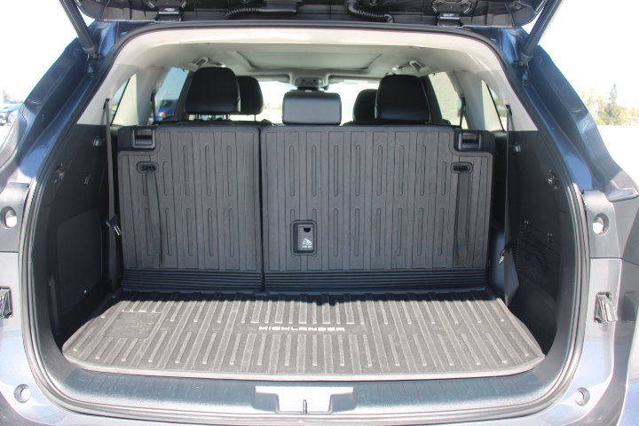 Used 2022 Toyota Highlander Platinum AWD/4WD image 16