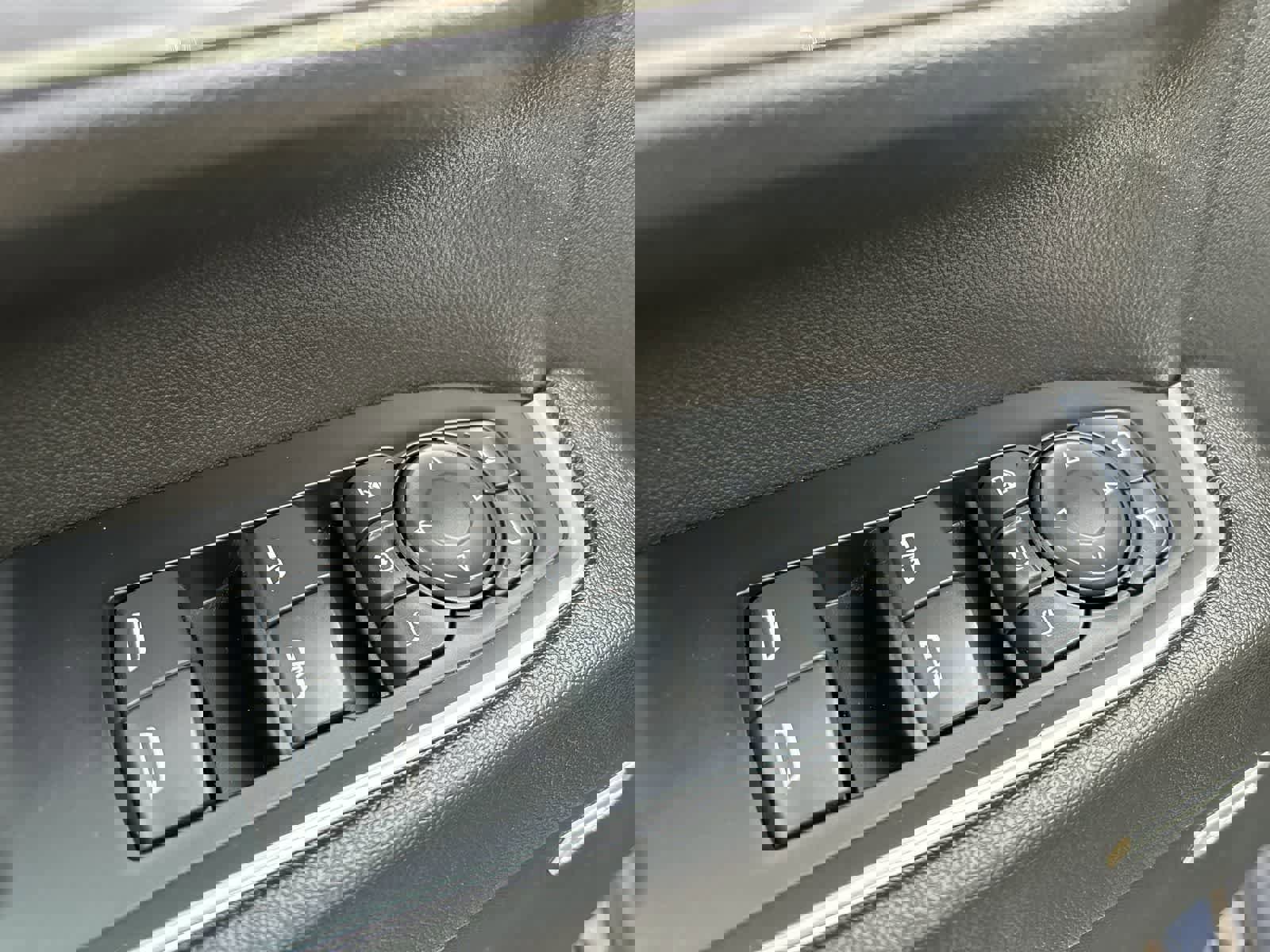 Used 2024 Chevrolet Silverado 3500 LTZ w/ LTZ Convenience Package image 12