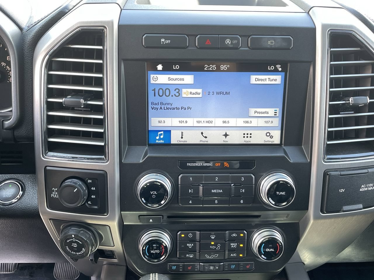 Used 2017 Ford F150 Platinum w/ Equipment Group 701A Luxury AWD/4WD image 22