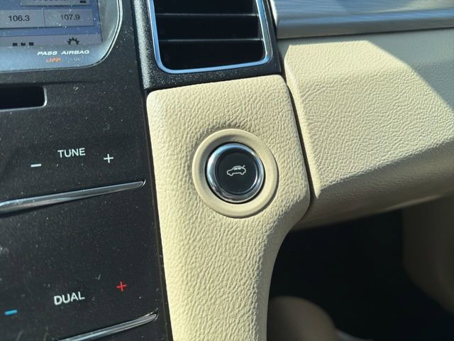 Used 2018 Ford Taurus SEL w/ Equipment Group 201A FWD image 28