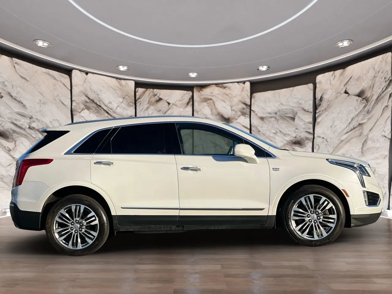 Used 2017 Cadillac XT5 Premium Luxury image 4