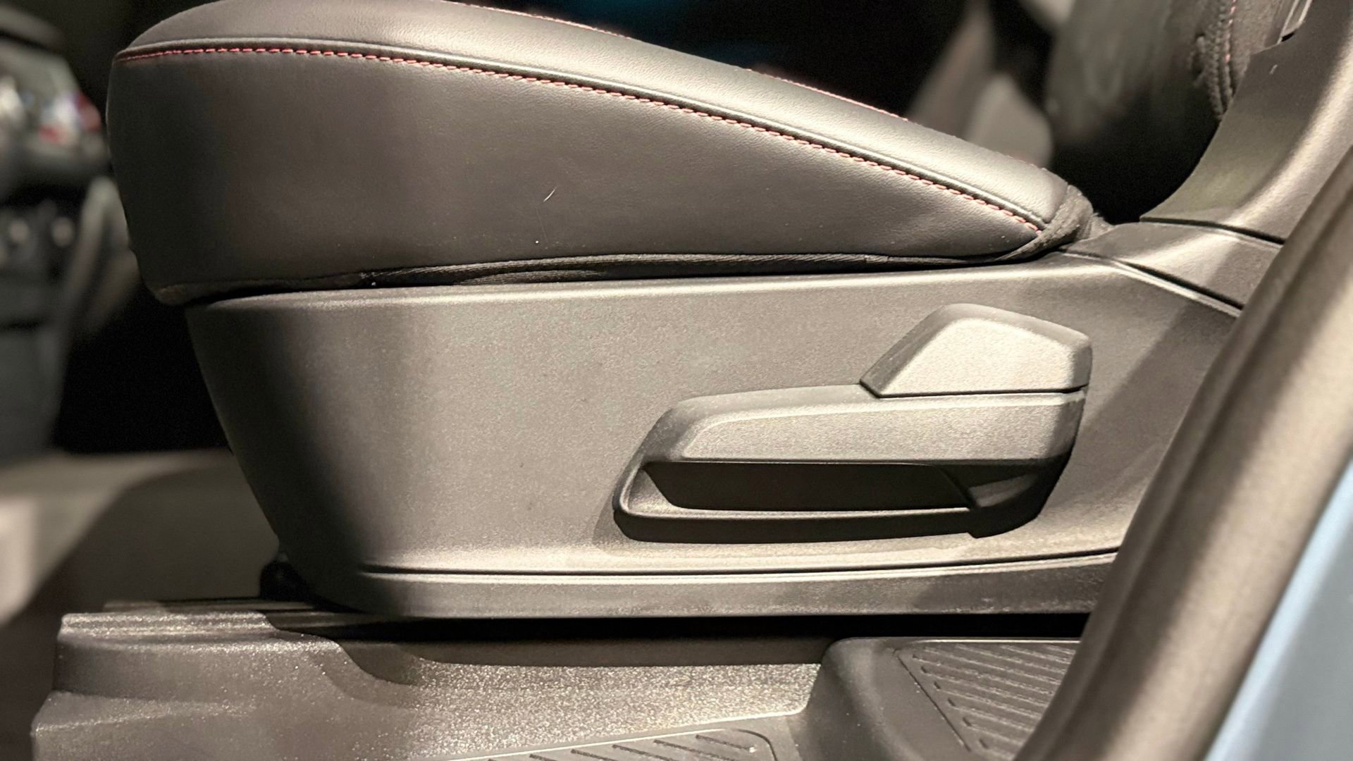 Used 2025 Ford Explorer ST w/ Sun And Sound Package image 54