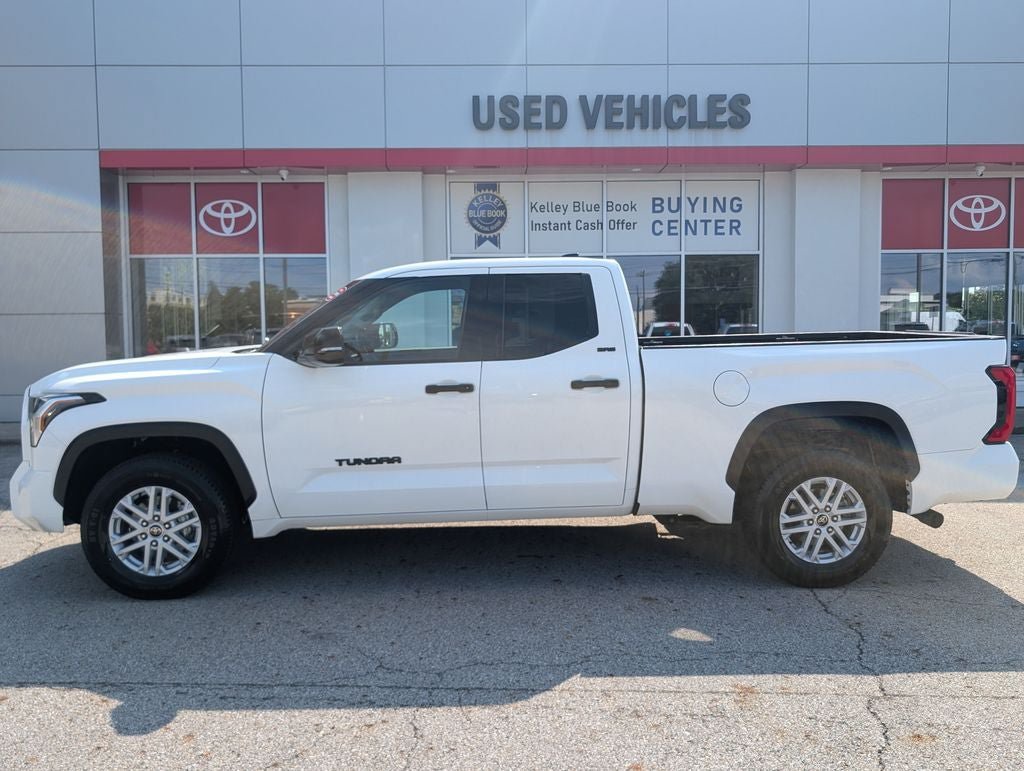 Certified 2022 Toyota Tundra SR5 w/ SR5 Convenience Package RWD image 4