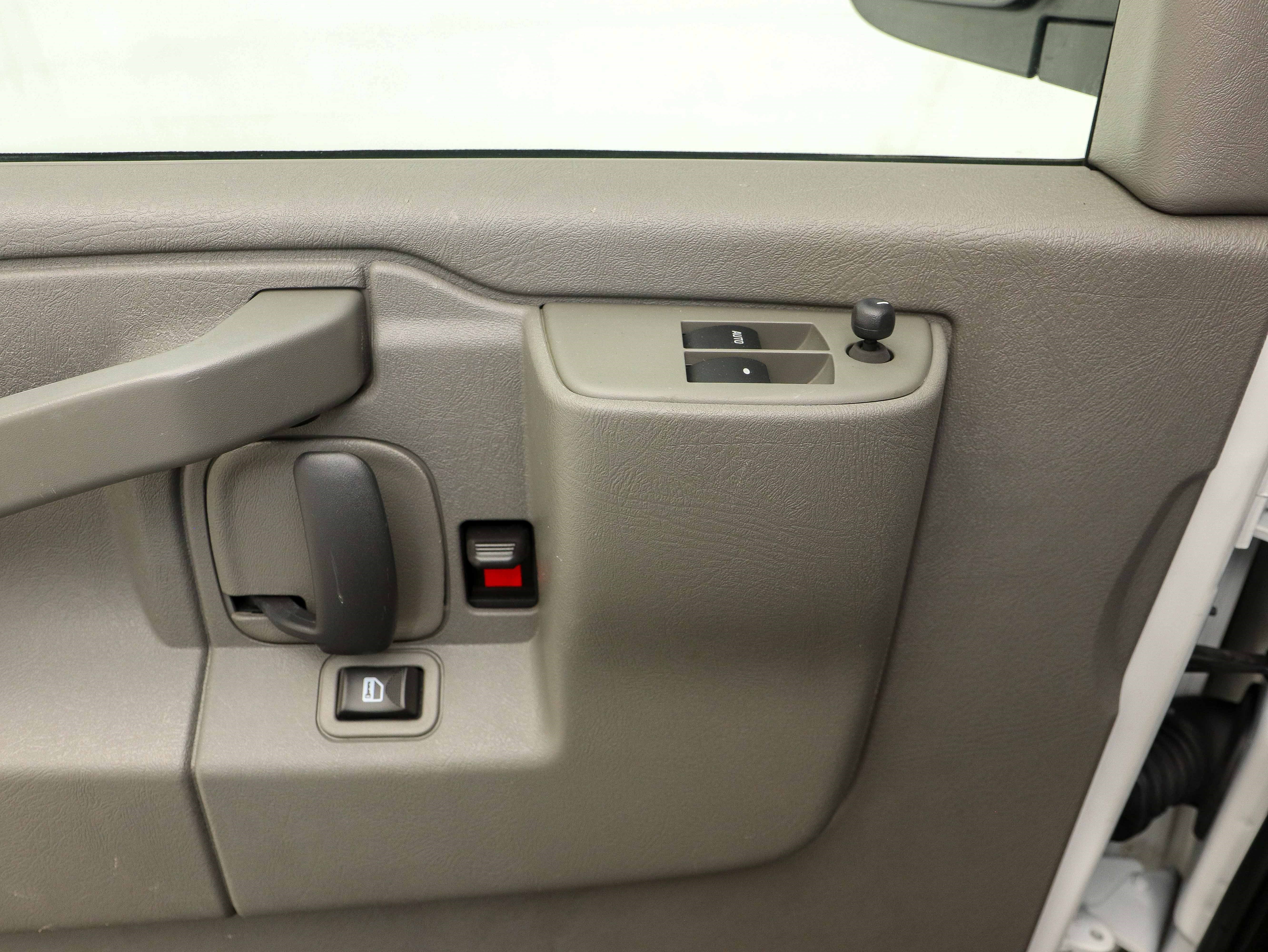 Used 2019 Chevrolet Express 2500 LT w/ LT Preferred Equipment Group image 22