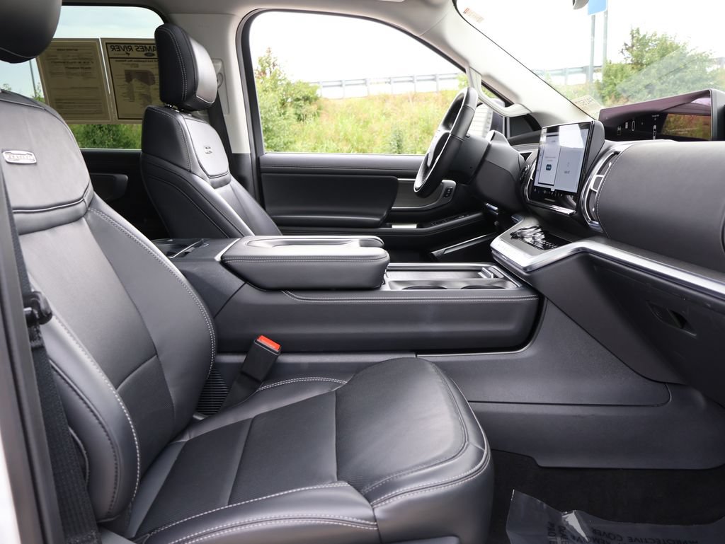 Used 2025 Ford Expedition Max Platinum AWD/4WD image 10