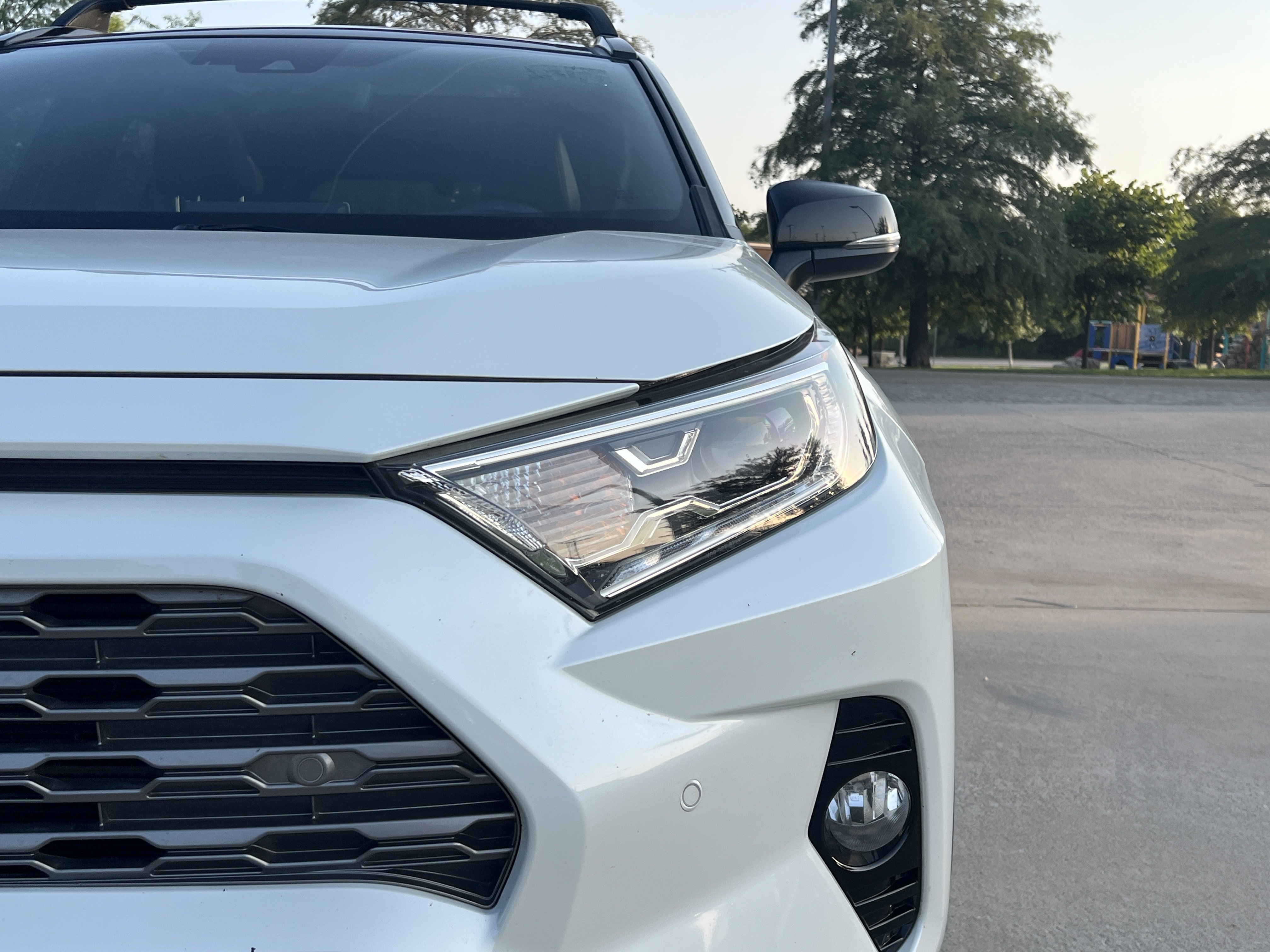 Used 2020 Toyota RAV4 XSE AWD/4WD image 5
