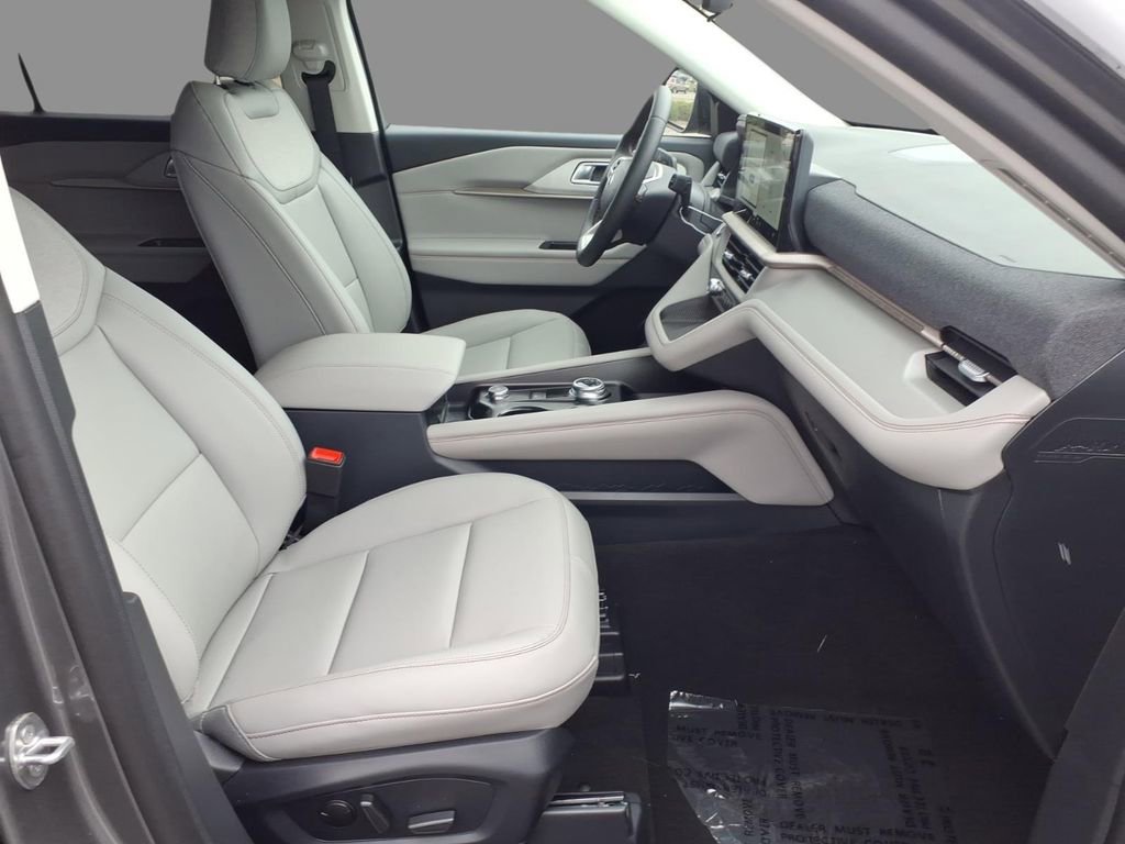 New 2026 Ford Explorer Active image 12