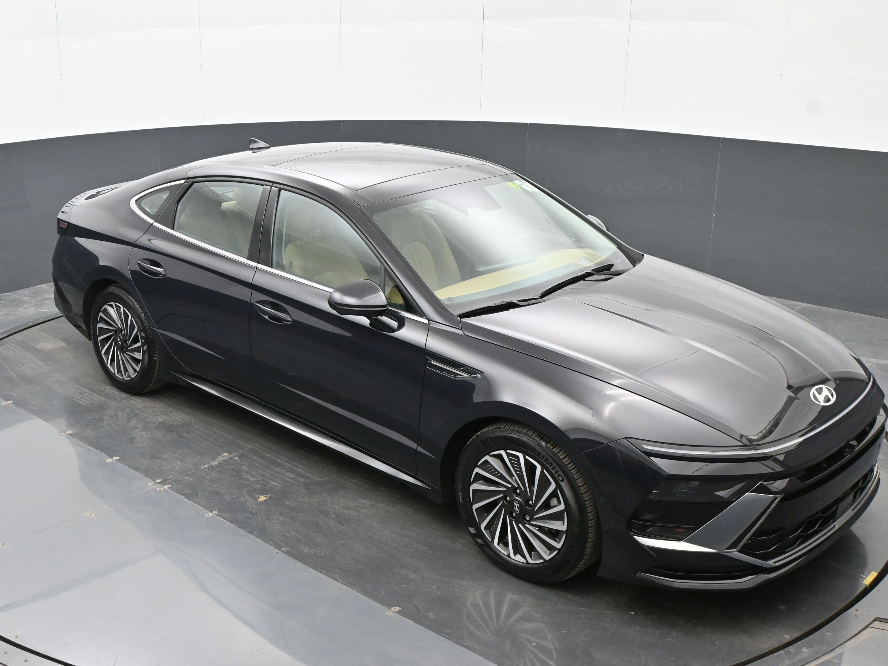 Certified 2025 Hyundai Sonata Limited image 30