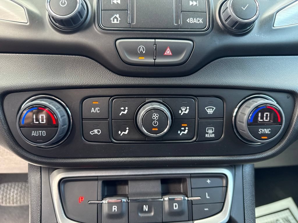 Used 2023 GMC Terrain SLT w/ LPO, Floor Liner Package AWD/4WD image 32