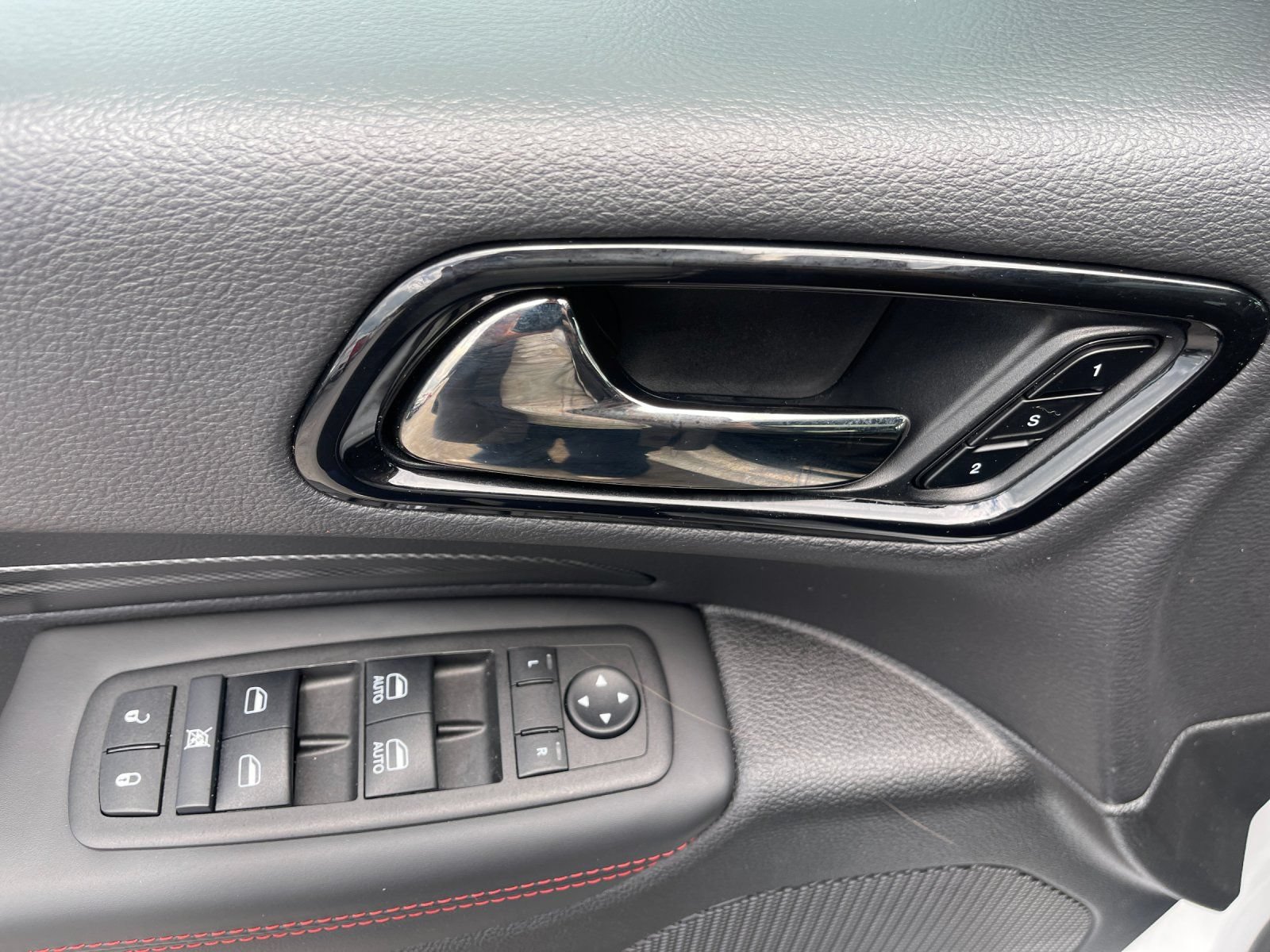 Used 2025 Dodge Durango R/T AWD/4WD image 13