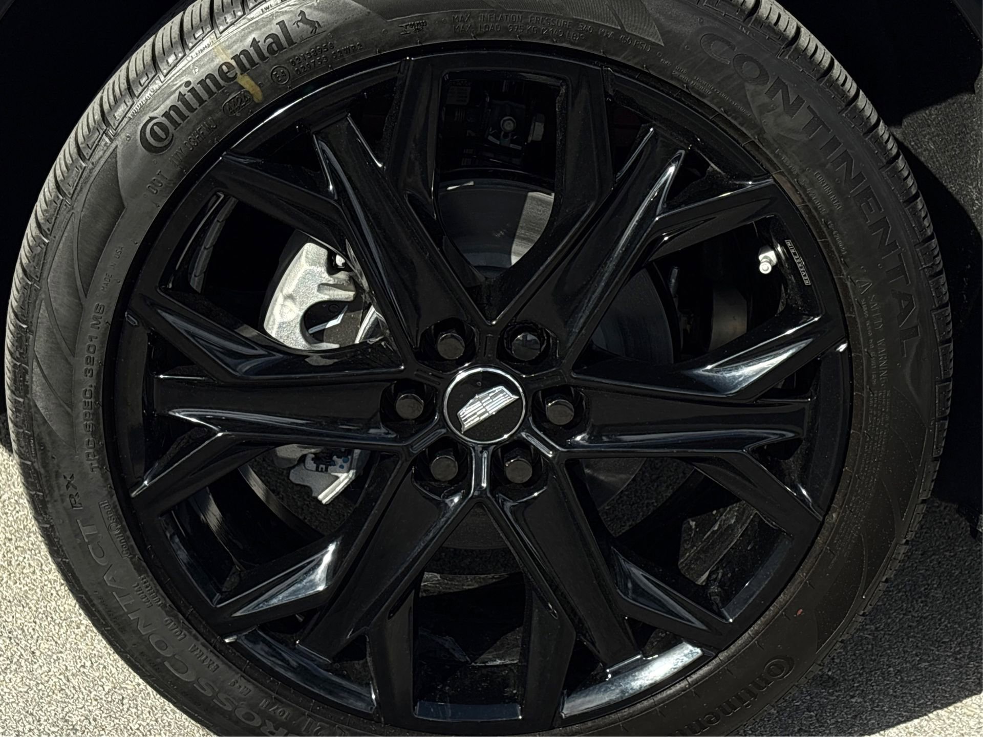 New 2025 Cadillac Optiq Sport 1 w/ LPO, ONYX Package image 13