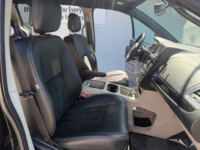 Used 2018 Dodge Grand Caravan SXT FWD image 8