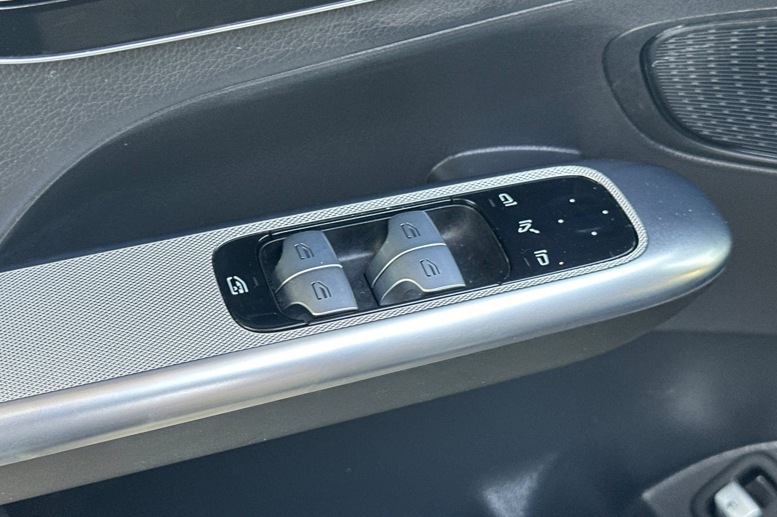 Certified 2025 Mercedes-Benz GLC 350e 4MATIC image 14