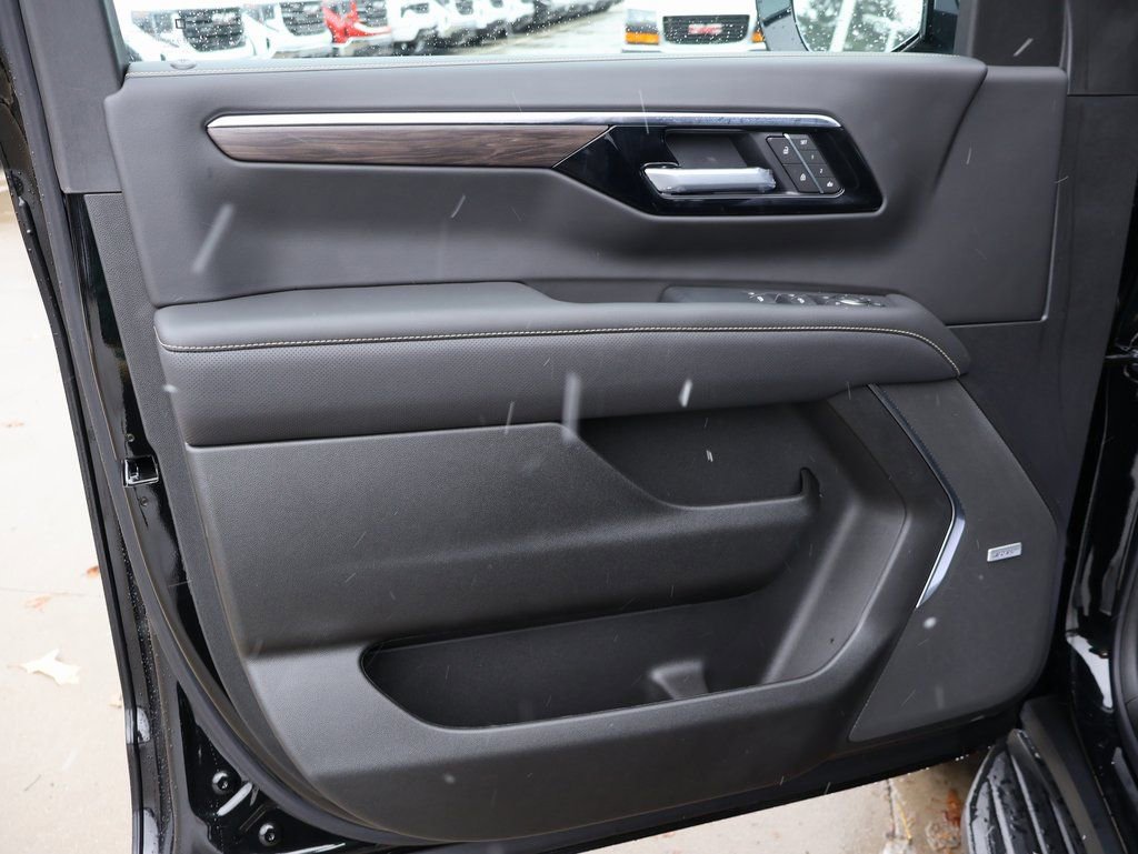 New 2025 Chevrolet Suburban Premier w/ Sun And Tow Package image 12