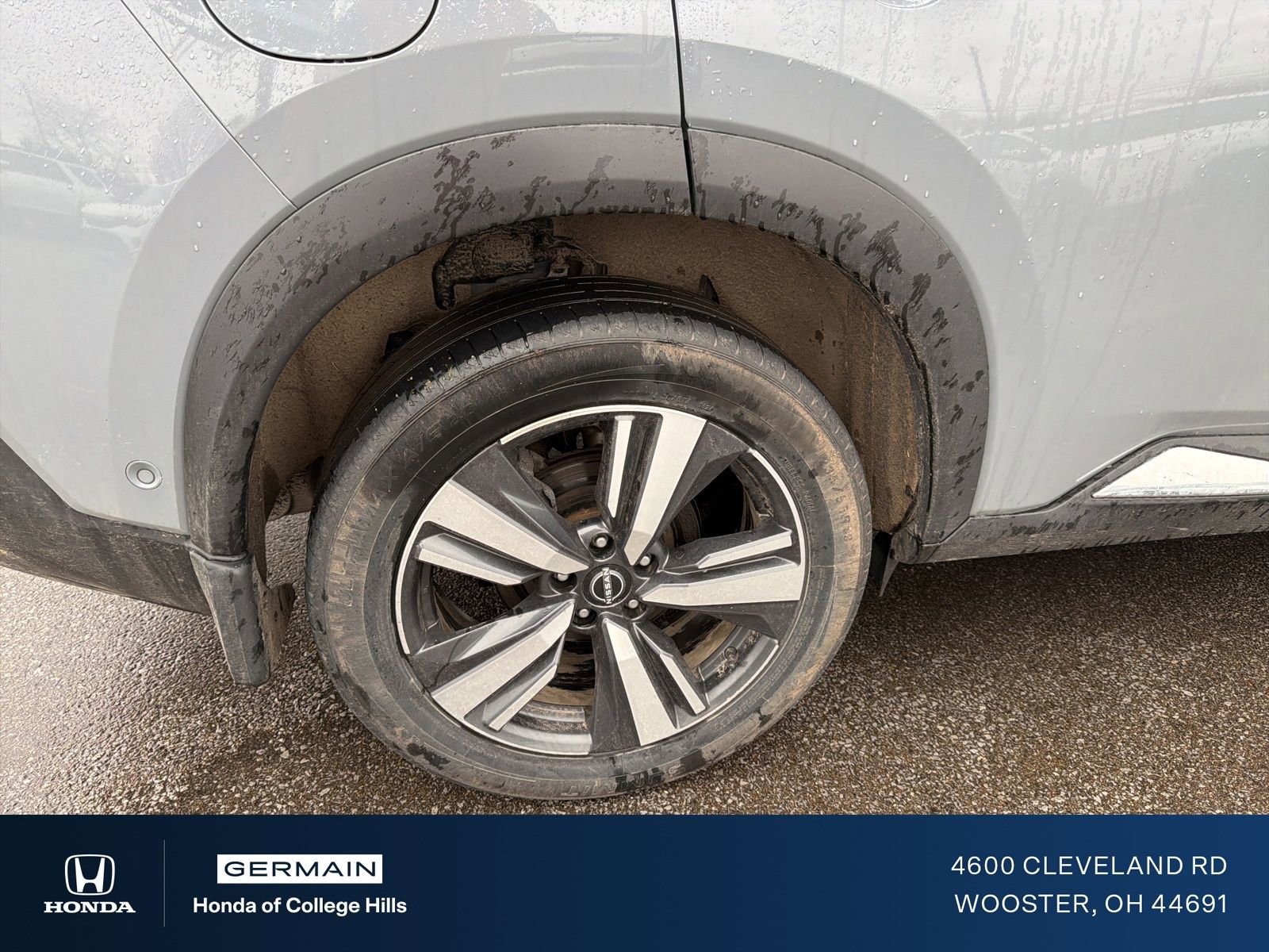 Used 2023 Nissan Rogue SL w/ SL Premium Package image 5