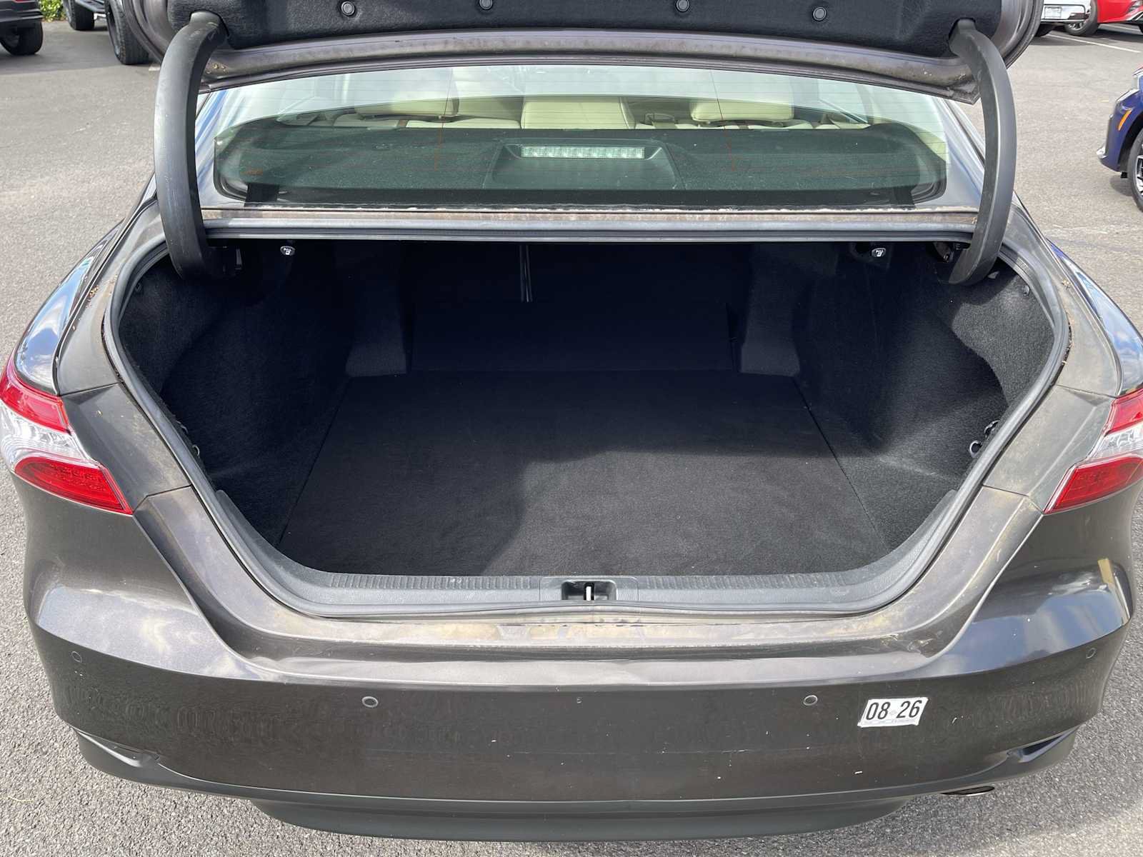 Used 2018 Toyota Camry XLE FWD image 21