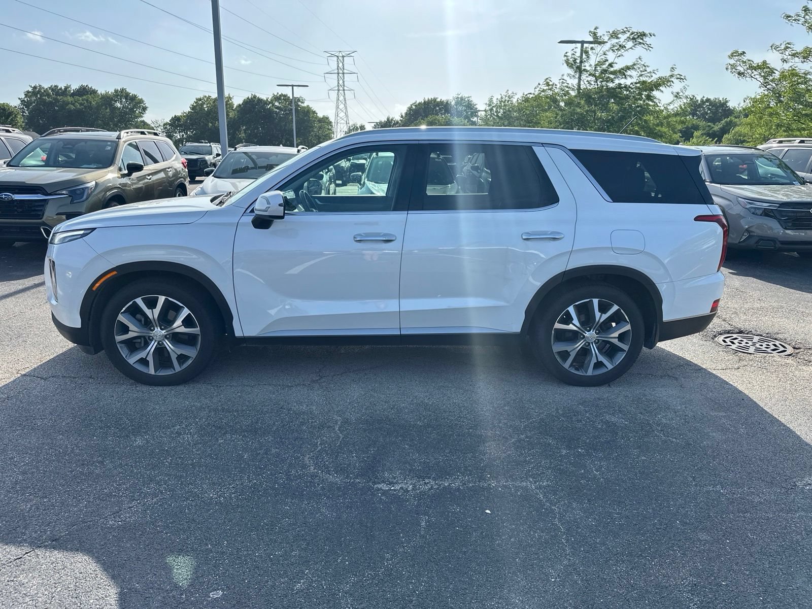Used 2022 Hyundai Palisade SEL w/ Convenience Package AWD/4WD image 3