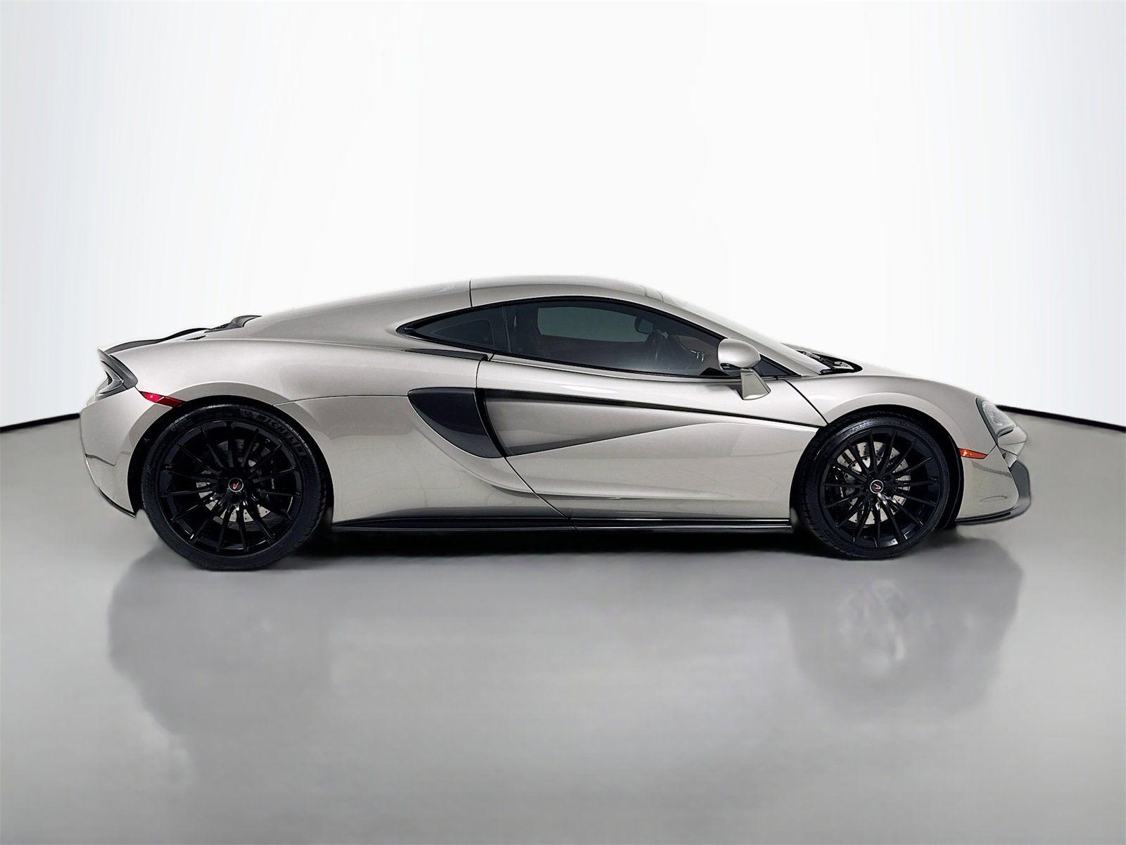 Used 2017 McLaren 570S Base image 8