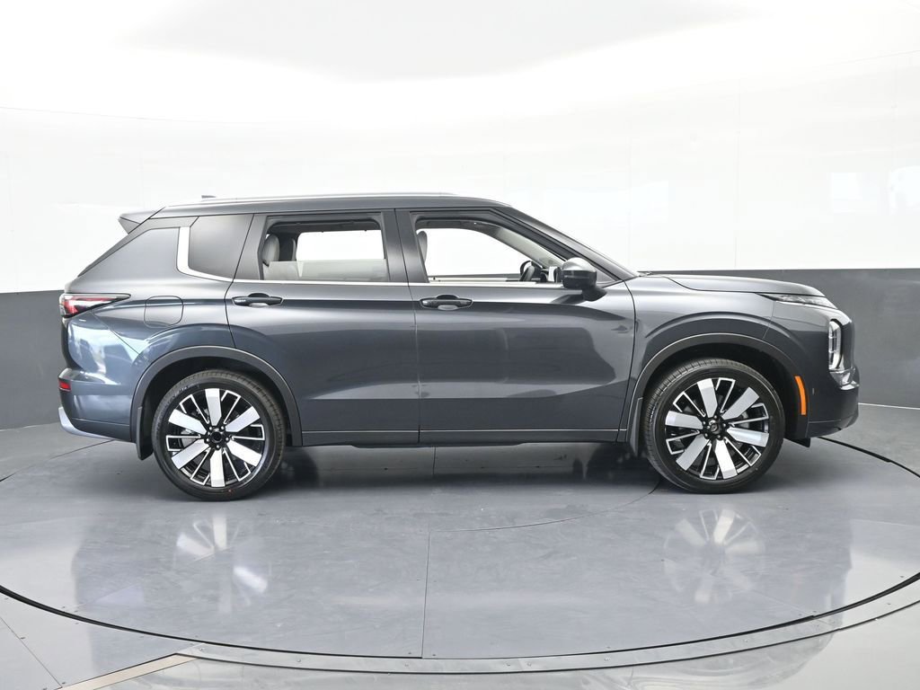 New 2026 Mitsubishi Outlander SEL FWD image 7