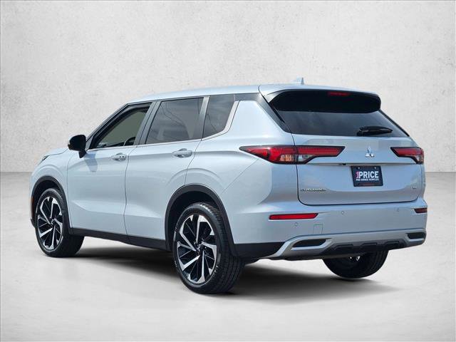 Used 2024 Mitsubishi Outlander SE image 8