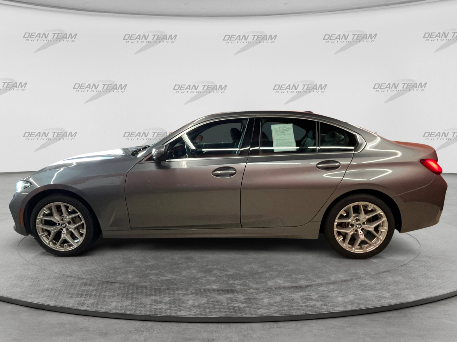 Used 2026 BMW 330i xDrive Sedan AWD/4WD image 4