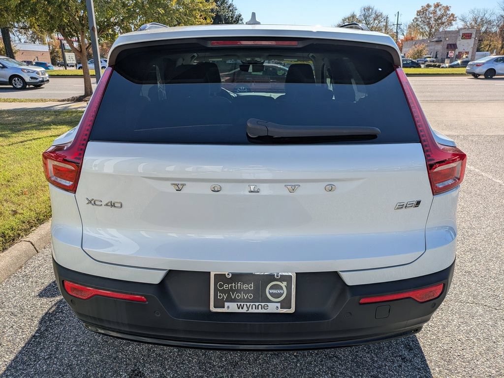 Certified 2023 Volvo XC40 B5 Plus w/ Driver Assist Package AWD/4WD image 5