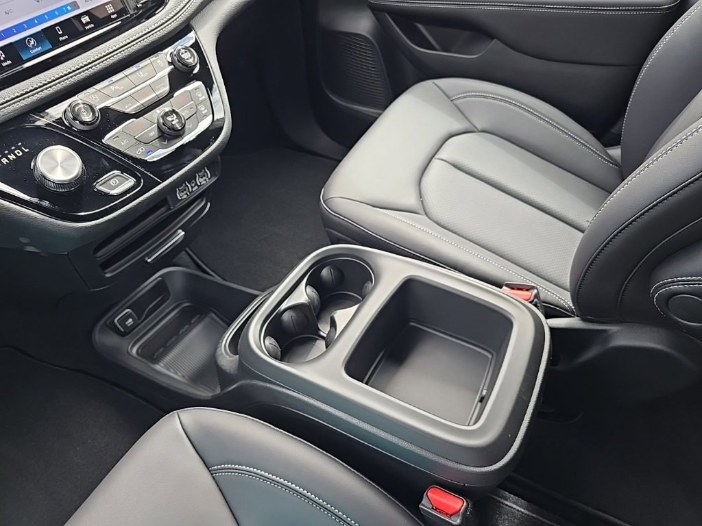 New 2025 Chrysler Pacifica Select image 14