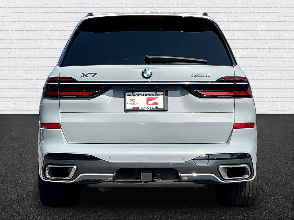 Used 2024 BMW X7 xDrive40i w/ M Sport Package AWD/4WD image 5