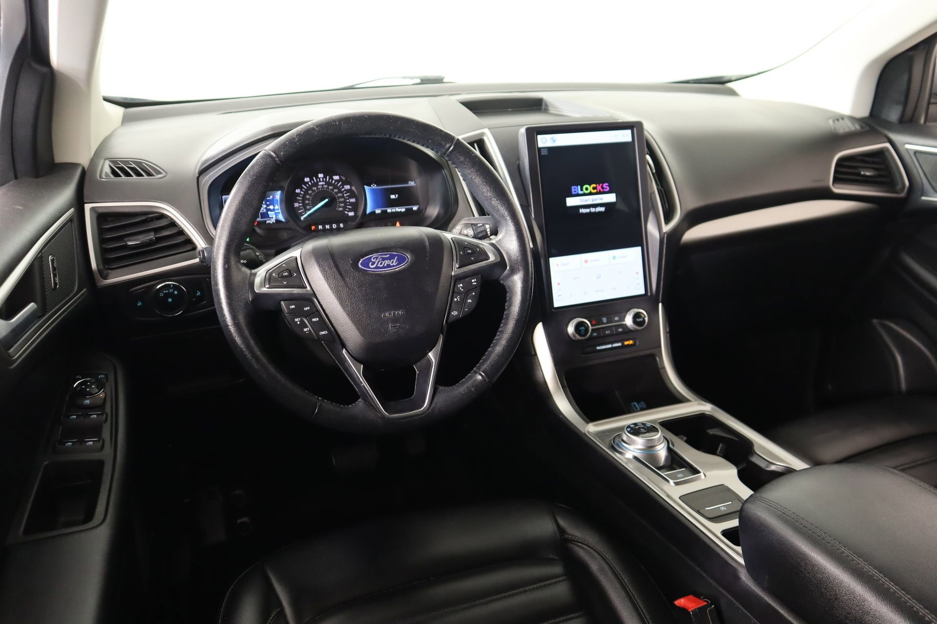 Used 2023 Ford Edge SEL image 2