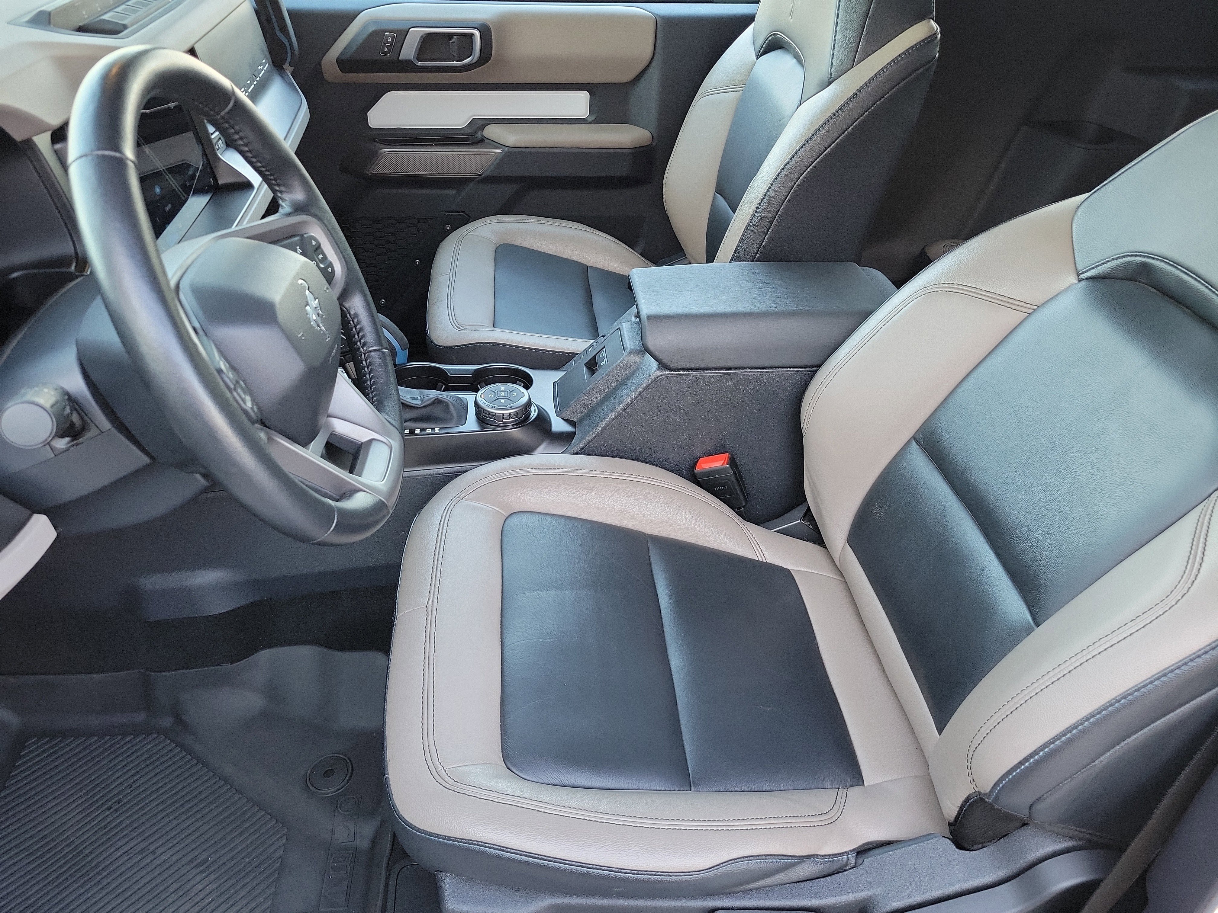 Used 2023 Ford Bronco Wildtrak image 9