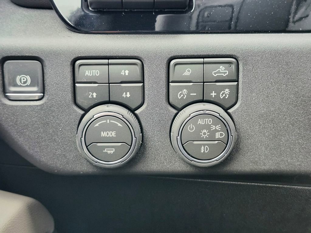 New 2026 Chevrolet Silverado 2500 ZR2 image 22