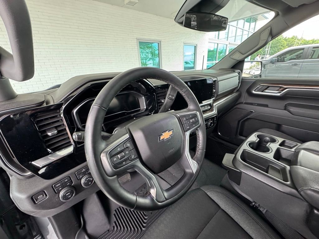 Used 2023 Chevrolet Silverado 1500 LT w/ Z71 Off-Road Package image 13