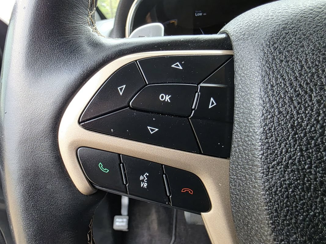 Used 2017 Jeep Grand Cherokee Limited AWD/4WD image 31
