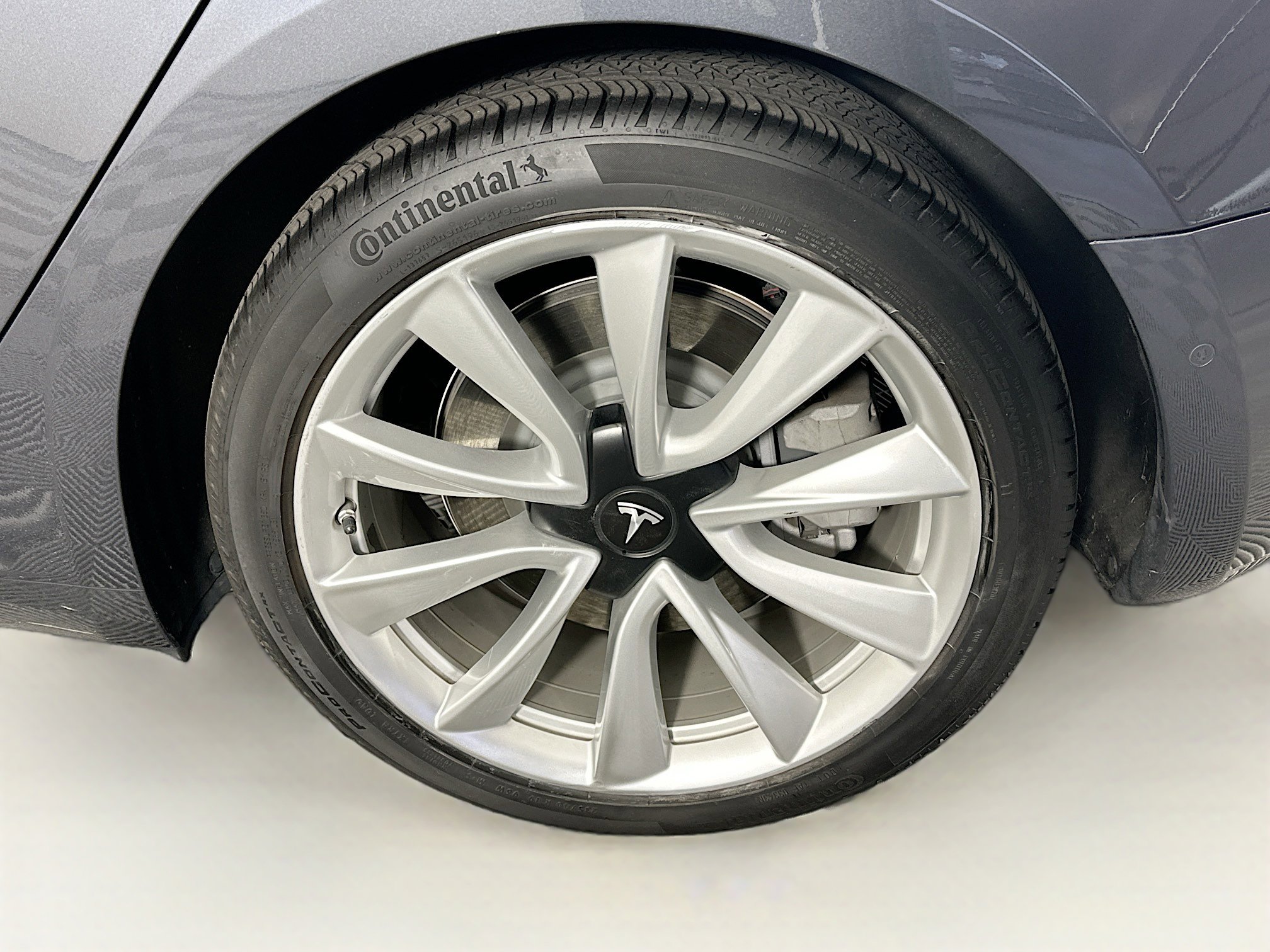Used 2018 Tesla Model 3 Mid Range image 11