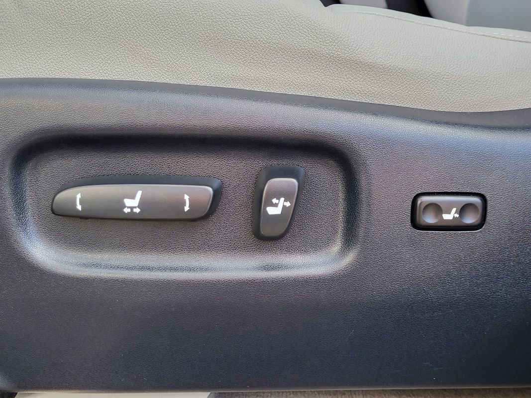 Used 2013 Lexus RX 450h FWD image 12