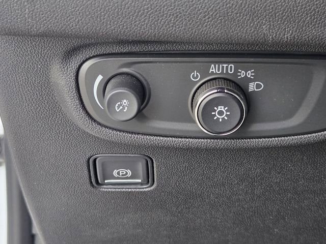 Used 2023 GMC Terrain SLE w/ Driver Convenience Package FWD image 28