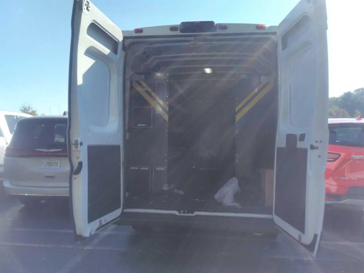 Used 2024 RAM ProMaster 3500 w/ Convenience Group FWD image 6