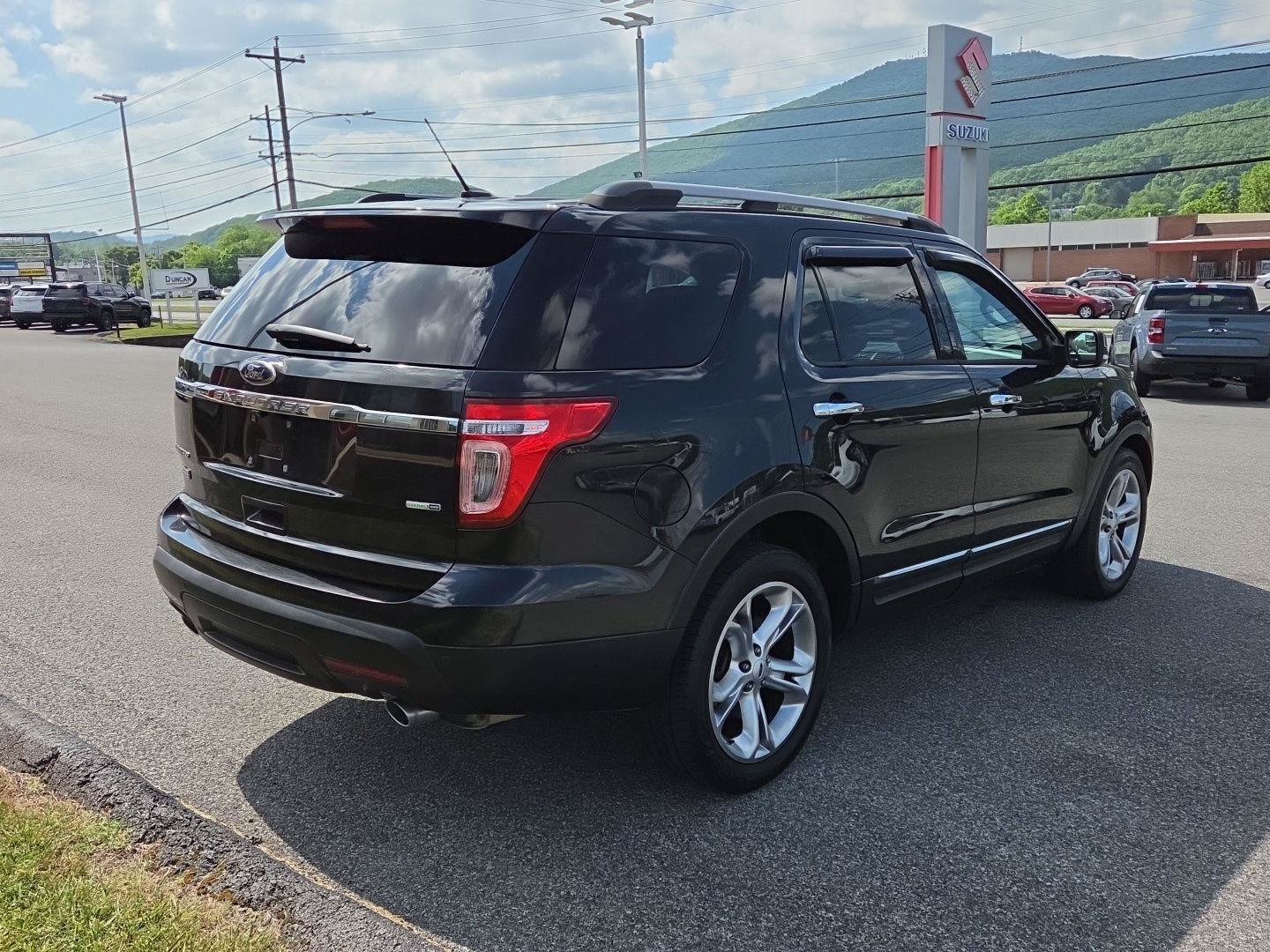 Used 2015 Ford Explorer Limited AWD/4WD image 3