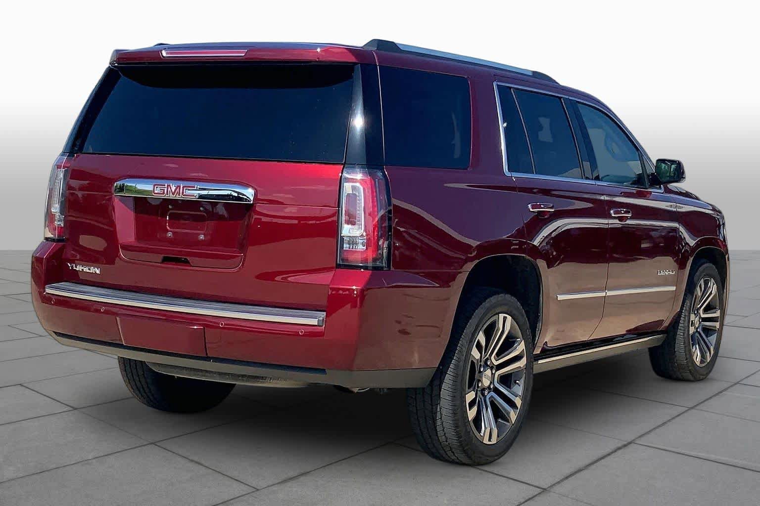 Used 2020 GMC Yukon Denali w/ Denali Premium Package AWD/4WD image 12