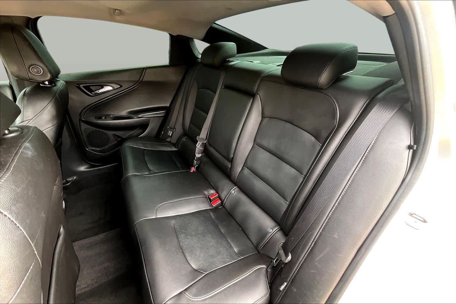 Used 2017 Chevrolet Malibu LT w/ Leather Package FWD image 21