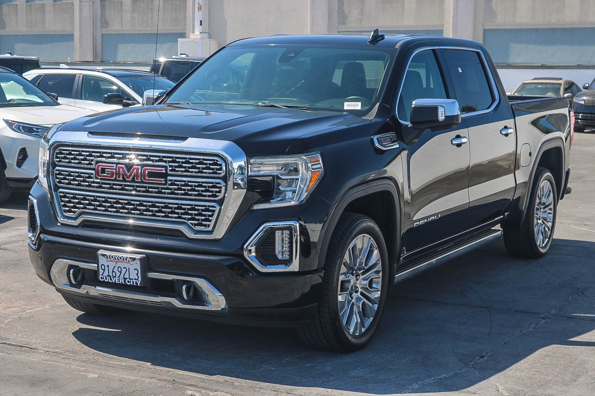 Used 2022 GMC Sierra 1500 Denali w/ Denali Premium Package AWD/4WD image 3
